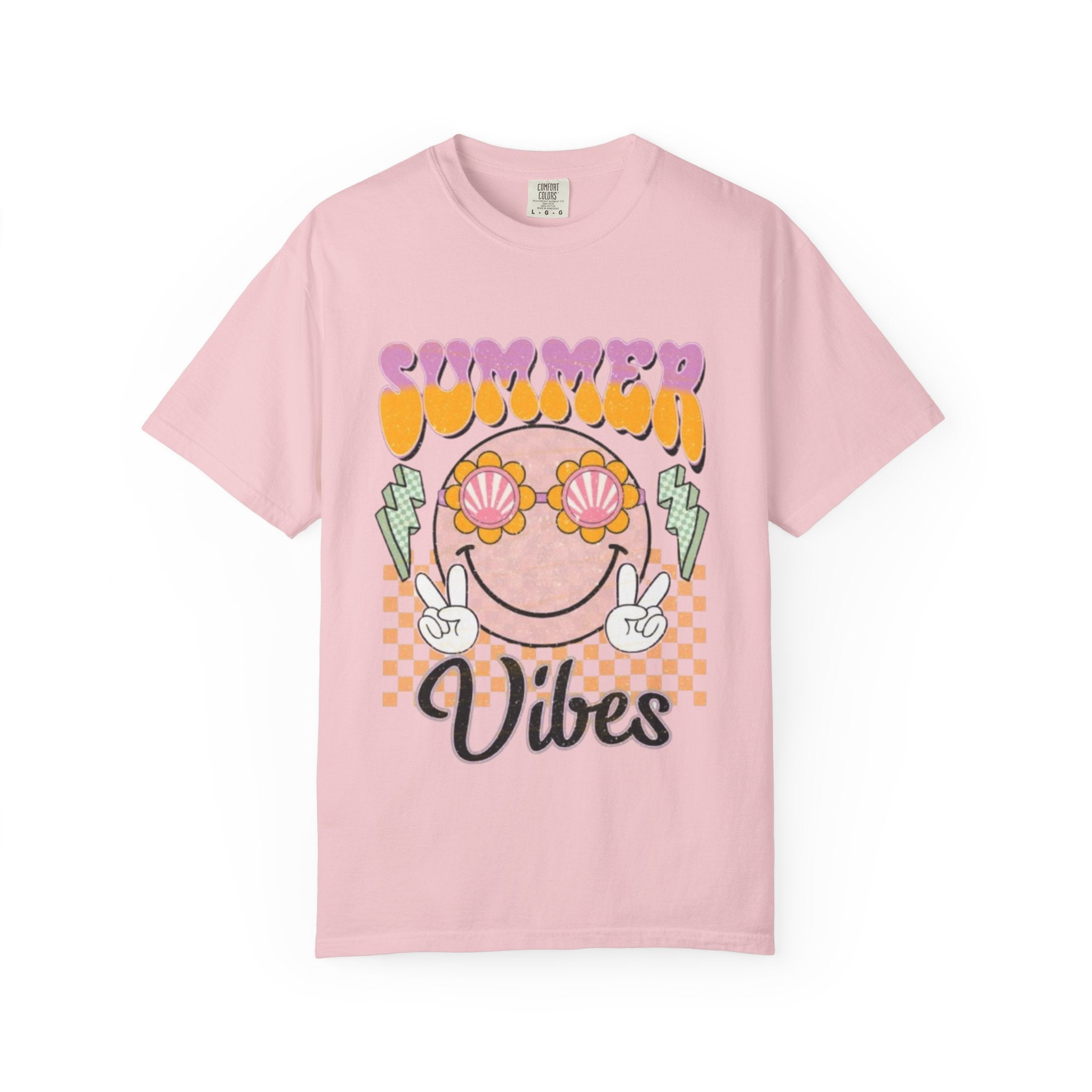 Summer Vibes Graphic T-Shirt — Retro Smiley Seashell Sunglasses Tee